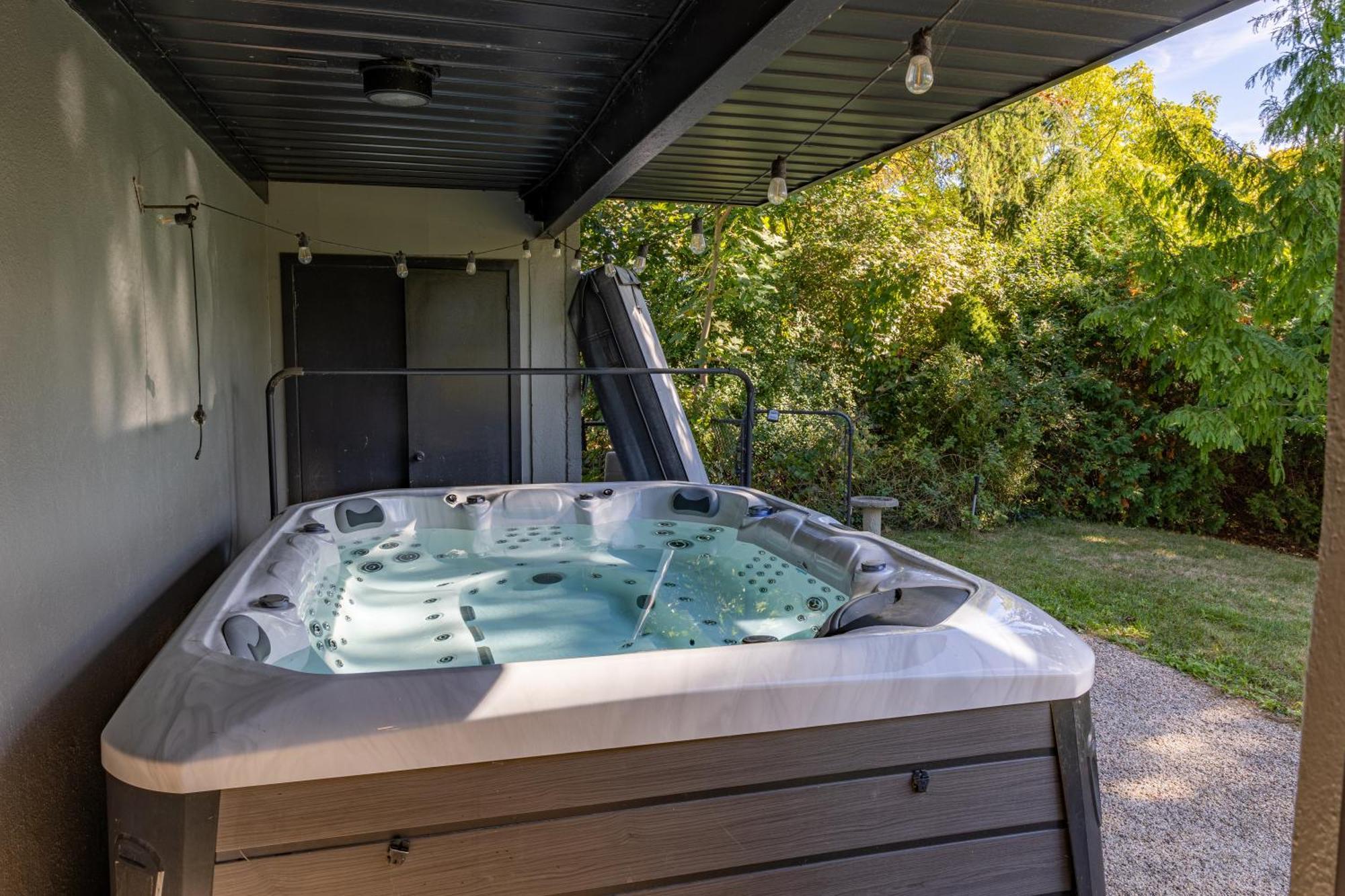 5 Bedroom Luxury Retreat With Hot Tub And Sauna London Exterior foto